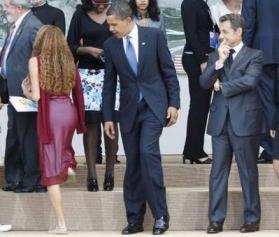 Obama supposedly oggling a Brazilian woman - or is he?